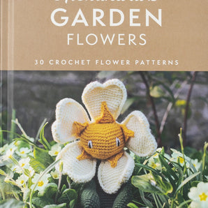 Alexandra's Garden Flowers: 30 Crochet Flower Patterns by Kerry Lord