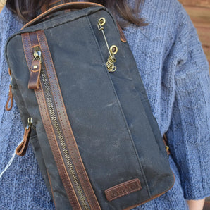 Della Q Maker's Mini Messenger Bag