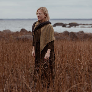 The Island and the Forest: A Knitted Correspondence Erika Åberg & Lotta H. Löthgren